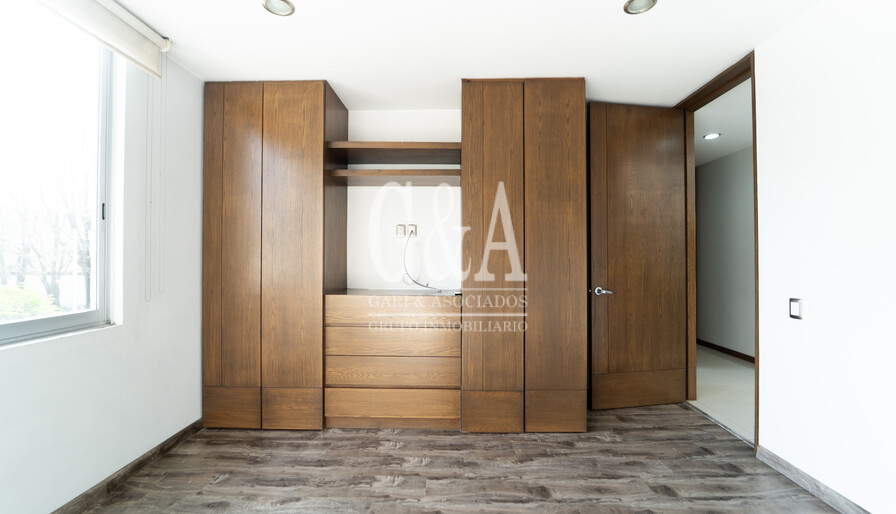 CASA EN RENTA SANTILLANA COTO 1