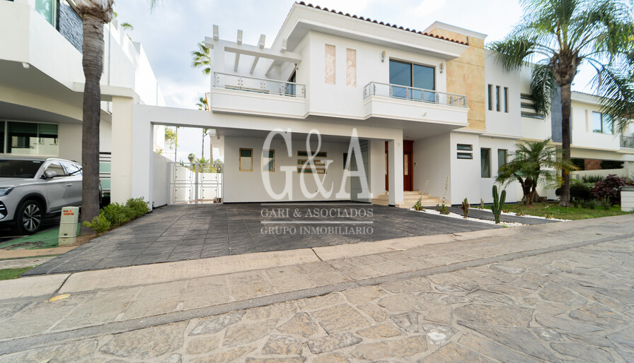 CASA EN VENTA VALLE REAL