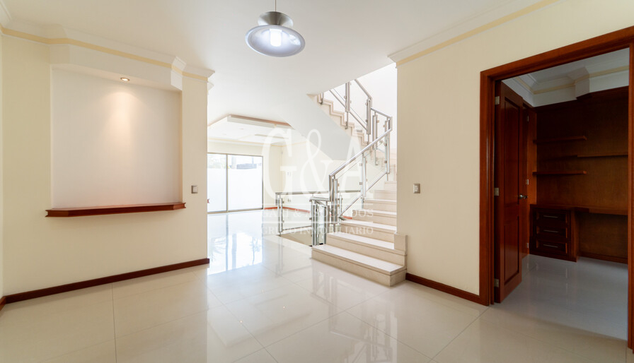 CASA EN VENTA VALLE REAL