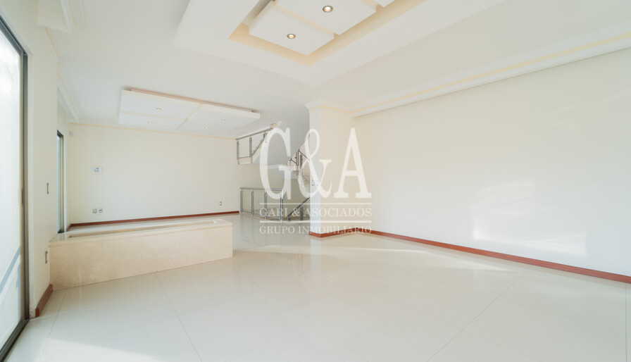 CASA EN VENTA VALLE REAL