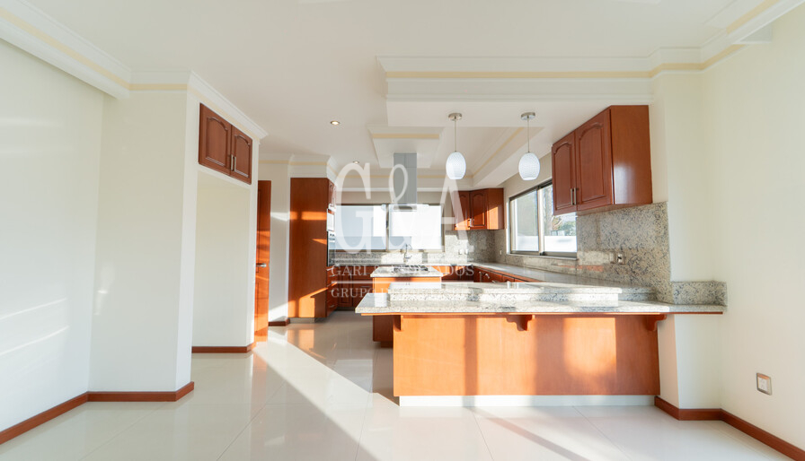 CASA EN VENTA VALLE REAL