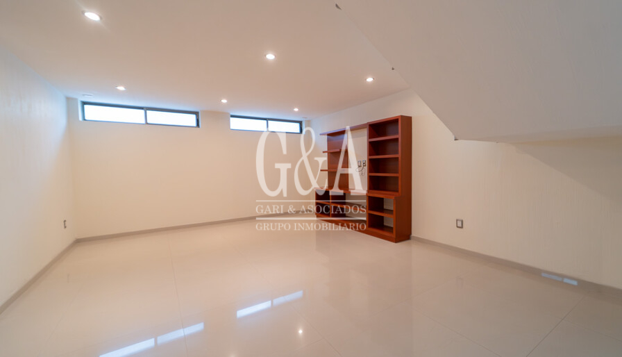 CASA EN VENTA VALLE REAL