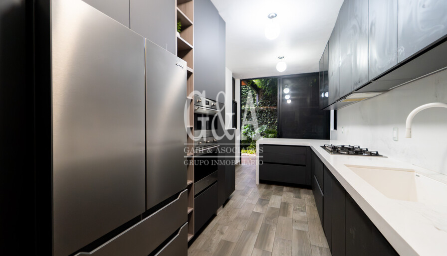 CASA EN VENTA AMUEBLADA EN VALLE REAL