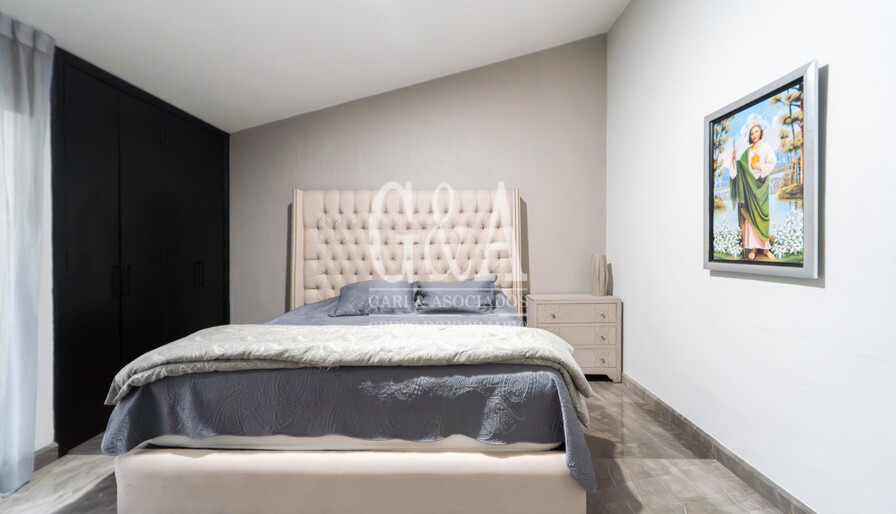 CASA EN VENTA AMUEBLADA EN VALLE REAL