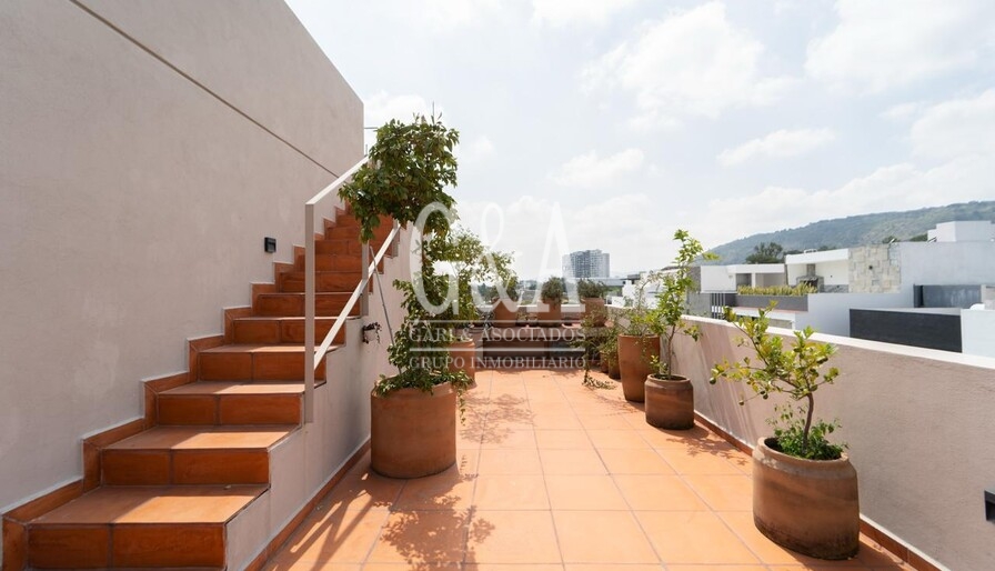 CASA EN VENTA CERCA DEL PARQUE METROPOLITANO