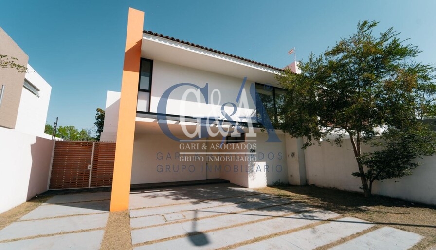 CASA EN VENTA EN SOLARES RESIDENCIAL