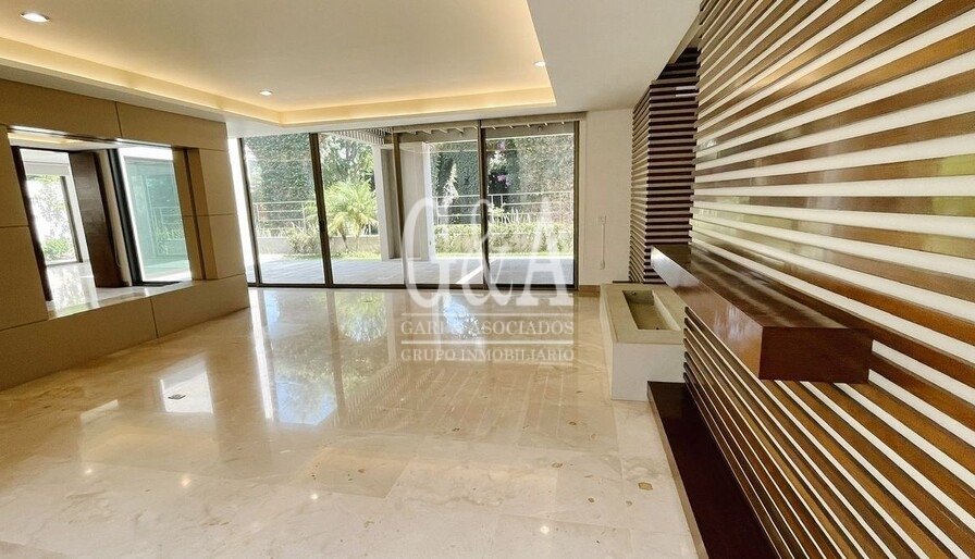 INCREIBLE CASA DE LUJO EN VALLE REAL