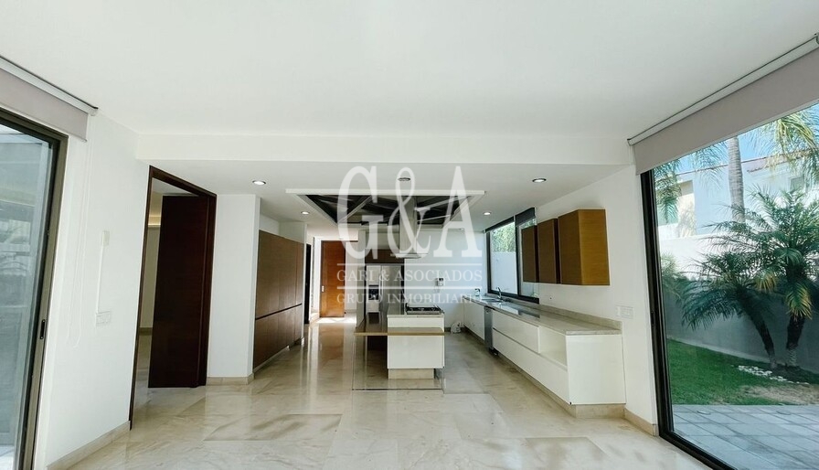 INCREIBLE CASA DE LUJO EN VALLE REAL
