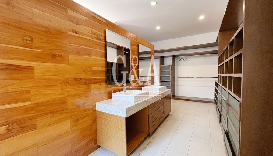 INCREIBLE CASA DE LUJO EN VALLE REAL
