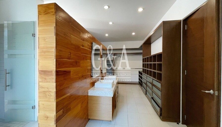 INCREIBLE CASA DE LUJO EN VALLE REAL