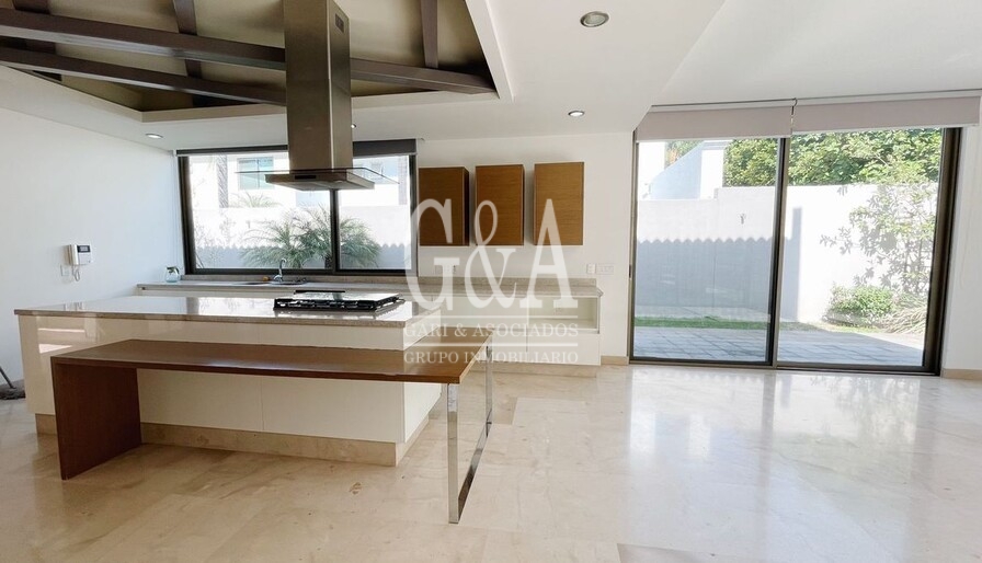 INCREIBLE CASA DE LUJO EN VALLE REAL