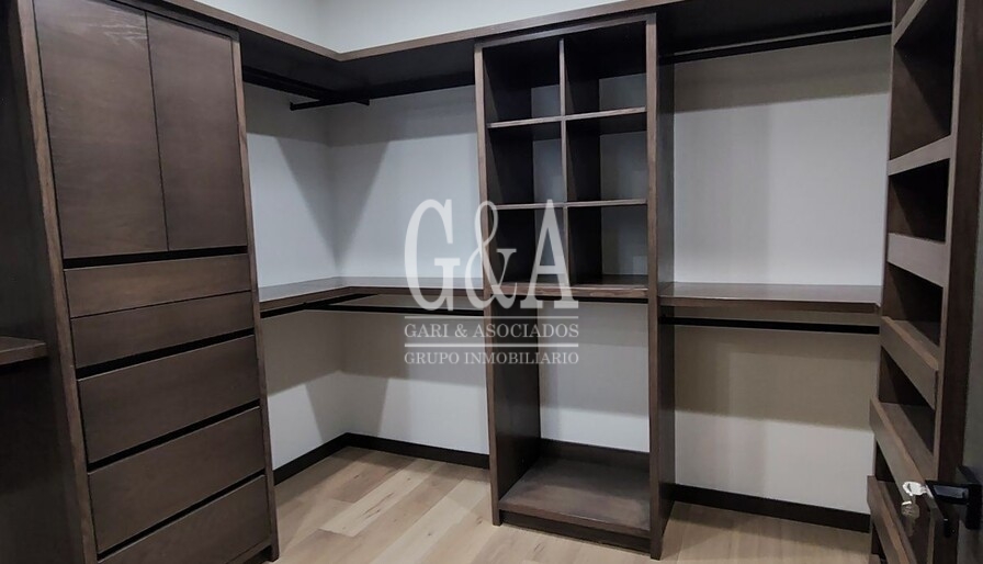 CASA EN VENTA EN OLIVOS