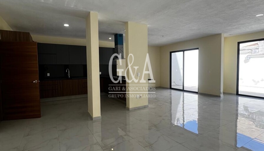 CASA EN VENTA DENTRO DE COTO EN CAMICHIN DE SANTA ANITA