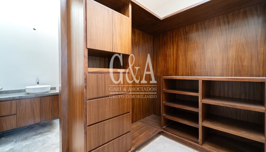 VENTA DE CASA EN VALLE REAL