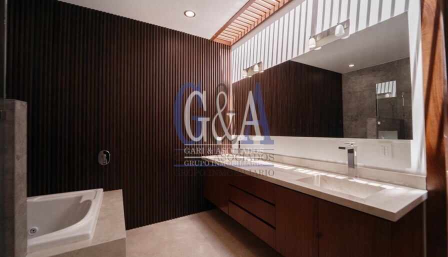 CASA EN VENTA EN COTO VENECIA