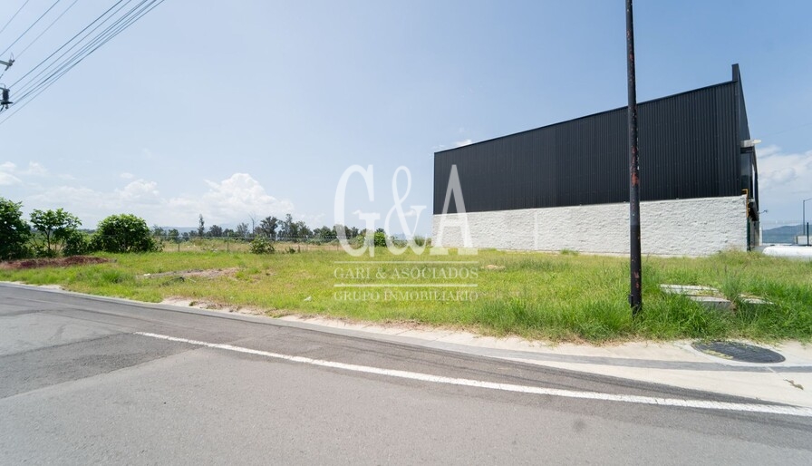 Terreno en Venta Parque Industrial Stretu, El Arenal