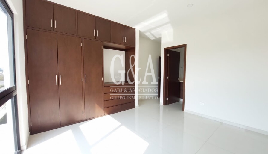 Bosques Vallarta Residencia en Venta