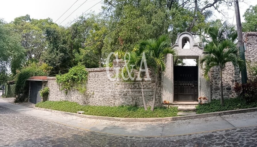 Bonita Residencia en Las Quintas