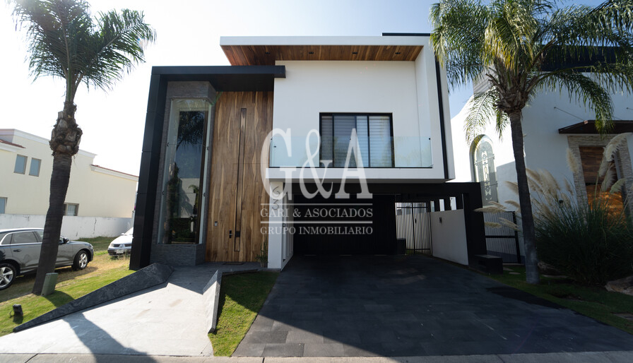 EXCELNTE CASA EN VENTA EN VALLE REAL