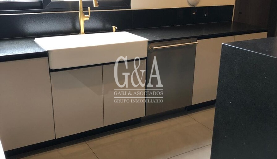 CASAEN VENTA EN OLIVOS