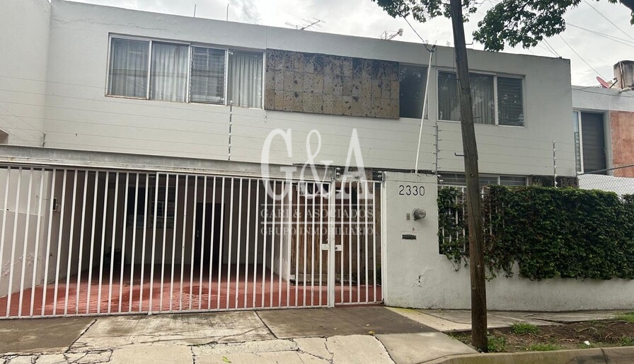 EXCELENTE CASA EN PROVIDENCIA A UNA CUADRA DE AV. AMERICAS