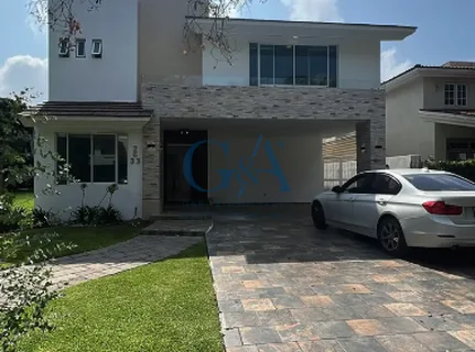 VENTA DE CASA EN VALLE REAL