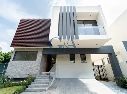 Casa a estrenar en Valle Real