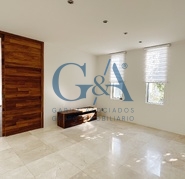 SANTILLANA FRENTE A PARQUE