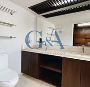 RESIDENCIA EN RENTA EN COLINAS DE SAN JAVIER.