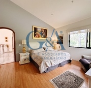 CASA EN VALLE REAL FRENTE APARQUE