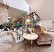 CASA EN VALLE REAL FRENTE APARQUE