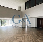 RESIDENCIA EN RENTA EN COLINAS DE SAN JAVIER.