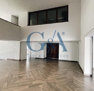 RESIDENCIA EN RENTA EN COLINAS DE SAN JAVIER.