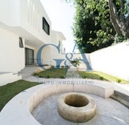 CASA EN VENTA EN VALLE REAL SOBRE AVENIDA