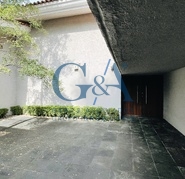 RESIDENCIA EN RENTA EN COLINAS DE SAN JAVIER.
