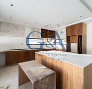 CASA EN VENTA EN VALLE REAL SOBRE AVENIDA