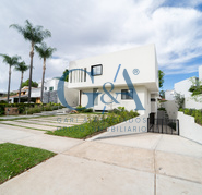 CASA EN VENTA EN VALLE REAL SOBRE AVENIDA