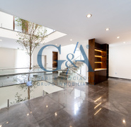 CASA EN VENTA EN VALLE REAL SOBRE AVENIDA