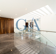 CASA EN VENTA EN VALLE REAL SOBRE AVENIDA