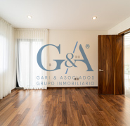 CASA EN VENTA EN VALLE REAL SOBRE AVENIDA