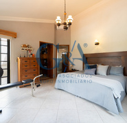 CASA EN VENTA VALLE REAL SOBRE AVENIDA