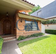 CASA EN VENTA VALLE REAL SOBRE AVENIDA