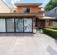 CASA EN VENTA VALLE REAL SOBRE AVENIDA