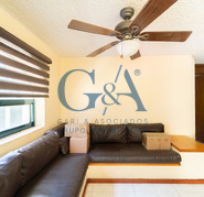 CASA EN VENTA JARDINES DEL BOSQUE