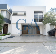 CASA EN RENTA SANTILLANA COTO 1