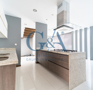 CASA EN RENTA SANTILLANA COTO 1