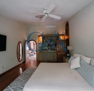 RESIDENCIA EN VENTA, EN ESQUINA VALLE REAL