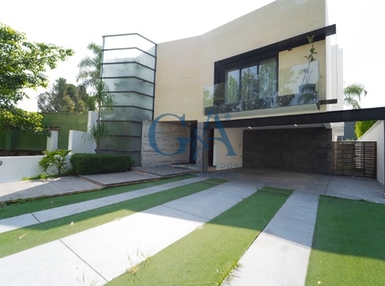 CASA EN VENTA VALLE REAL