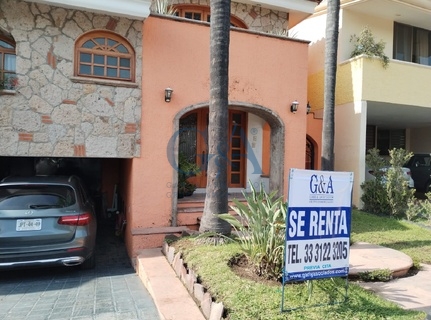 EXCELENTE CASA EN ROYAL COUNTRY