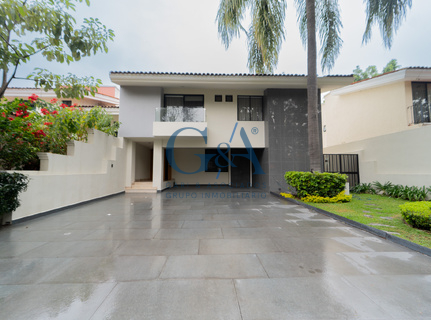 CASA EN VENTA AMUEBLADA EN VALLE REAL